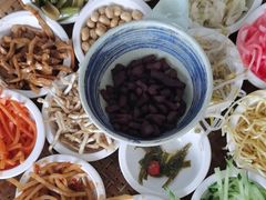 -包整·丝娃娃(一览甲秀楼风景店)