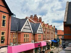 -钟书阁(松江泰晤士小镇店)