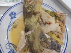 -丹水桥地锅鱼·翘嘴鲌·地方特色全鱼宴(丹江口大坝店)