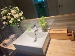 -香秀空间科技抗衰·美容中心