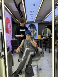 -藤野造型烫发染发