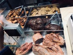 -狗撵鸭(泰山公寓店)