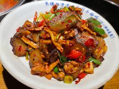 土萝卜干炒土腊肉-吃饭皇帝大土家民族菜(正大广场店)