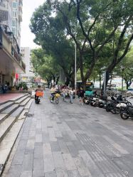 -首脑美发沙龙