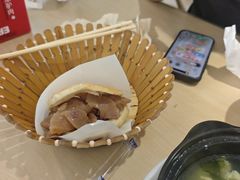 -闫家驴肉老店(华电一校店)
