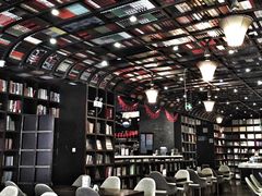 -钟书阁(松江泰晤士小镇店)