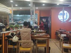 -哈尔滨小酒馆·鲜肉现穿自助烧烤(康新花园店)