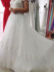 9D18593ED6314E21669187832A9F4952-CHINCHIN LADY