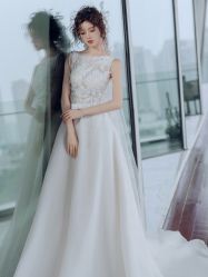 -艾米丽婚纱礼服