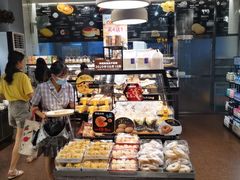 面包甜点陈列柜-Caidie Bakery采蝶轩(百越店)