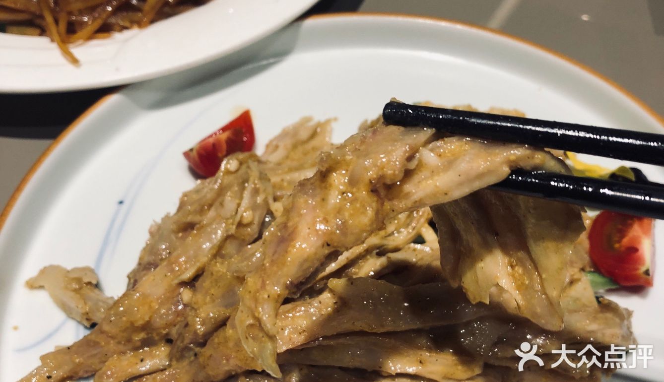 同时有两个朋友给我推荐这家餐厅，所以来试试