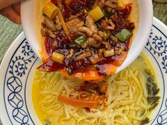 -李与白包子铺(桐梓林店)