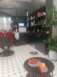 -老男孩男士理容馆·理发·烫染·修面