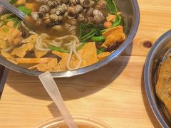 -柳州肥姨妈大骨螺蛳粉(东靖路店)