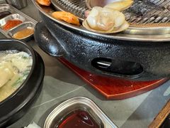 -围炉肉舍•炭烤活鳗•丹东海鲜烤肉(步行街店)