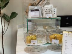 面包甜点陈列柜-常识咖啡common sense(春熙路店)