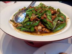 -阿瓦山寨·湘菜现炒·剁椒鱼头王(咸阳总店)