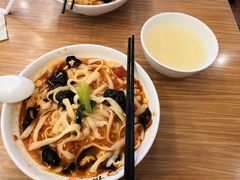 -顺溜·手工刀削面·黑金店(铜锣湾店)
