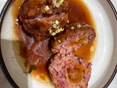 鸭蛋黄狮子头-梅飞酒家(名辉豪庭店)