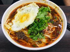 特色肥肠面-耙豌豆重庆小面