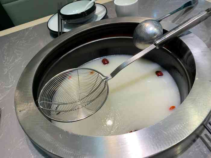 神筋牛筋米捞火锅-"一家绝对不会去第二次的店 [薄荷]环境.