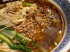 辣肉面-沪西老弄堂面馆(定西路店)