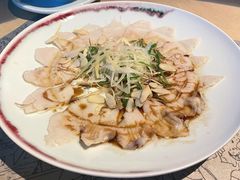 薄切鲜鱼片-穹六人间 people 6(岳阳路店)