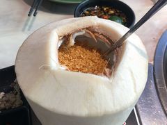 -喃喃椰·糟粕醋·椰子鸡火锅(七堡花园店)