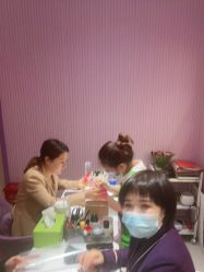 -孔雀手美甲美睫护理