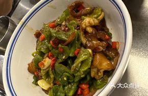 Dried Lettuce Stir-fried with Preserved Pork Intestines