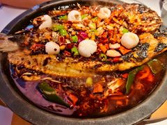 -鸣记脆皮烤鱼(三八广场店)