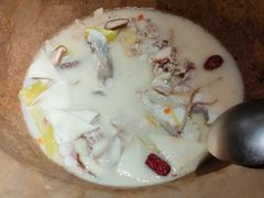 秘制老汤-滇香肴·云南菜蒸汽石锅鱼(云南北路店)