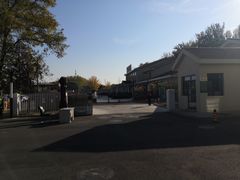 -窦店服务区-停车场