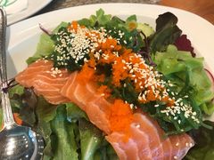 -Chom Cafe and Restaurant