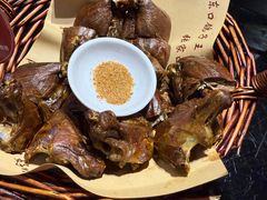 -东口码头·烧鸽子·鱼头泡饼·地方菜(金鹰悦城店)