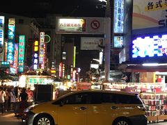 -六合夜市