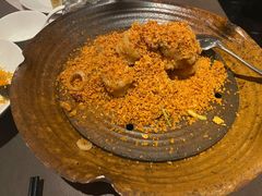 金沙辣炒九节明虾球-三利音·东方司宴(外滩店)