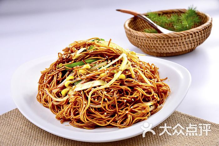 酸菜叉烧炒米粉