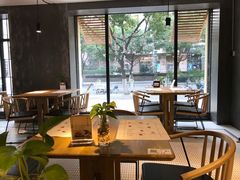 靠窗位-炖物24章·顺时轻养茶(杭州大厦店)