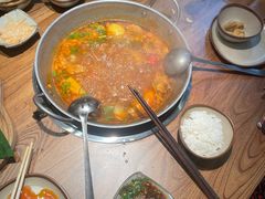 -野山舂·贵州现舂酸汤火锅(鸿通城店)