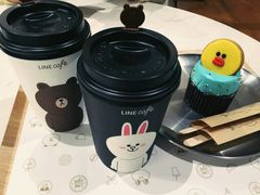 -LINE FRIENDS Garosu-gil Flagship Store