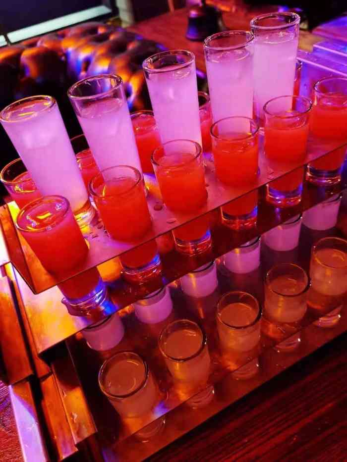 superface club 酒吧-"昨天第一天开业…人真的超级多,毕竟石家庄.