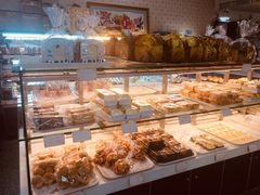 -新月蛋糕西点专卖店(大麦街店)