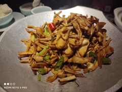 -卢大鲜鱼头捞饭(美利广场店)