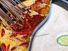 鸳鸯锅-钢管厂五区小郡肝串串香火锅(人民广场店)
