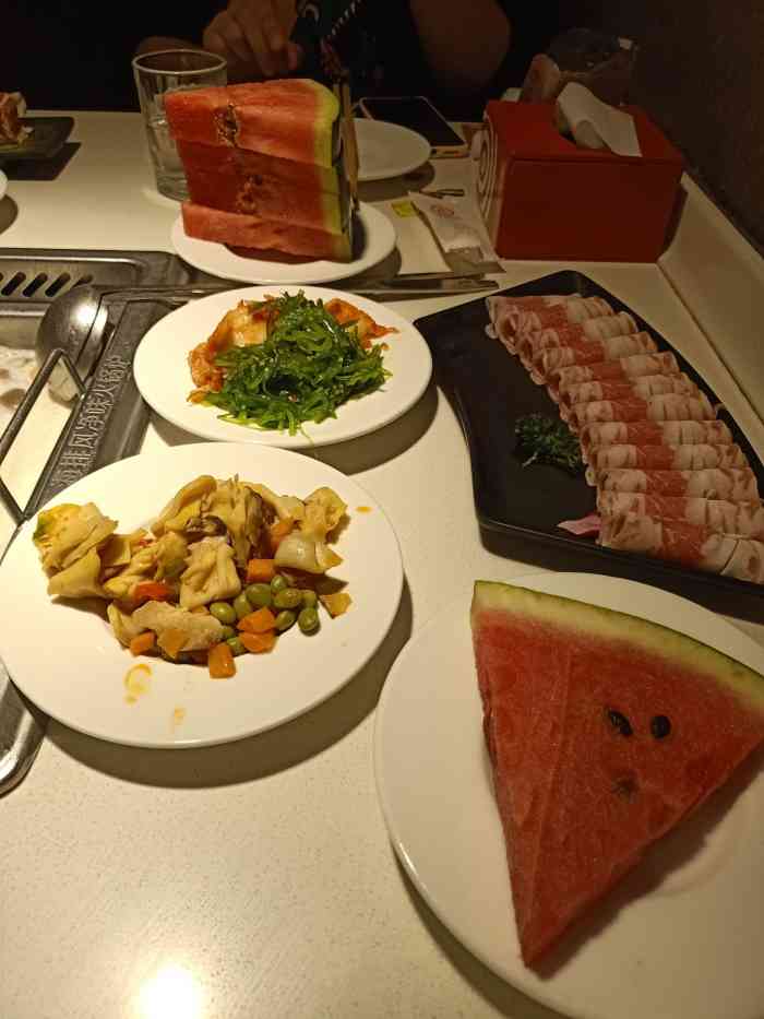 海底捞火锅(石景山万达店"海底捞驰骋京城多年,以服务至上理念为主