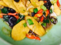 -阿瓦山寨·湘菜现炒·剁椒鱼头王(咸阳总店)