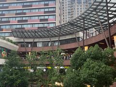 -瑞虹新天地月亮湾