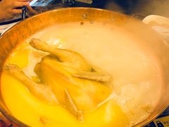 -鲜入围煮花胶鸡海鲜火锅