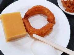 焦圈-聚德华天护国寺小吃(甜水园店)